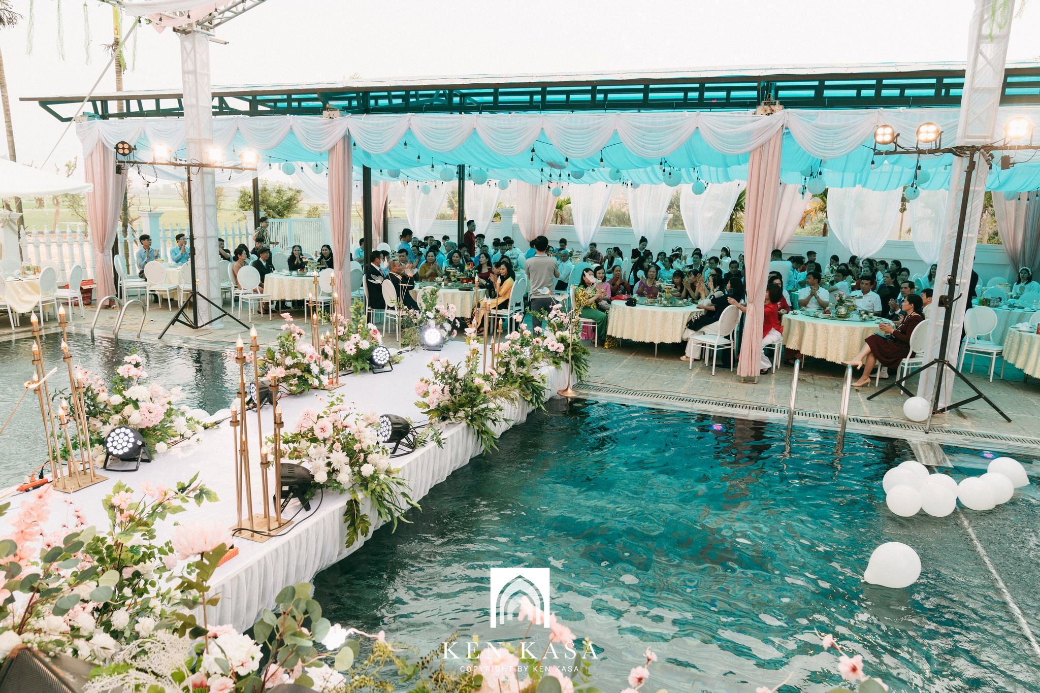 một tiệc cưới tại Trang An International Hotel
